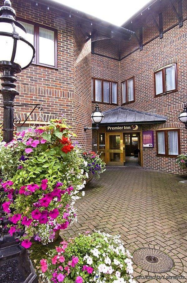 Premier Inn Tonbridge Extérieur photo