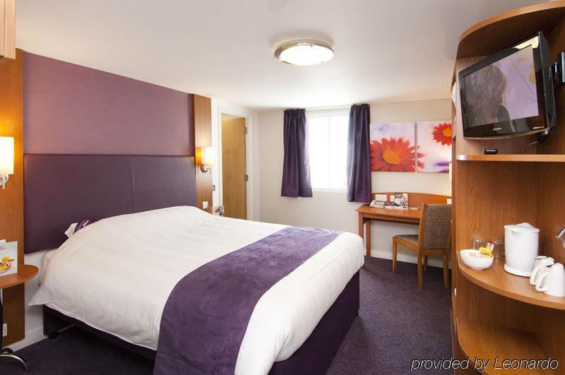 Premier Inn Tonbridge Extérieur photo
