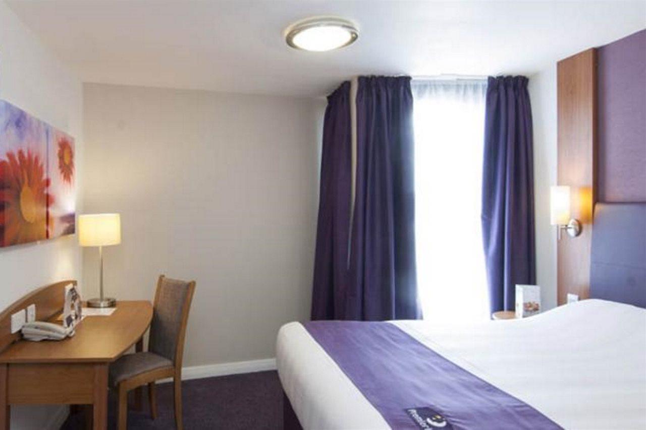 Premier Inn Tonbridge Extérieur photo