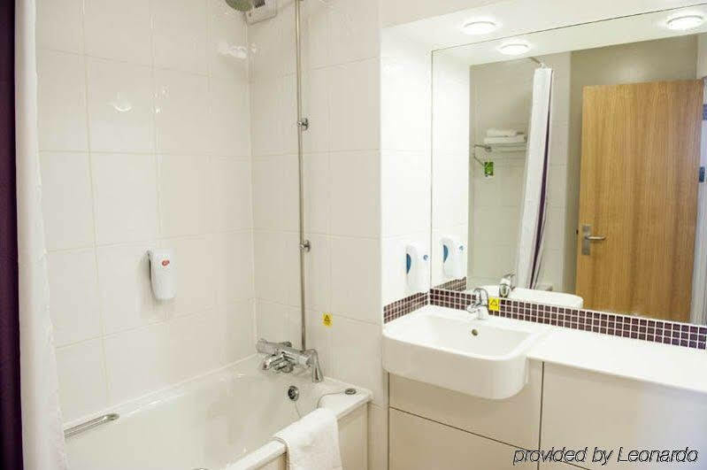 Premier Inn Tonbridge Extérieur photo
